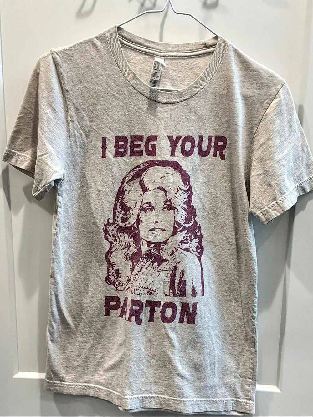 Canvas I Beg Your Parton Dolly Parton graphic tee Graphic Tee Gray Small Minor D